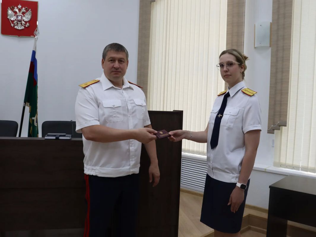 В Воронеже выпускница академии СК России вступила в ряды сотрудников регионального ведомства и приняла присягу