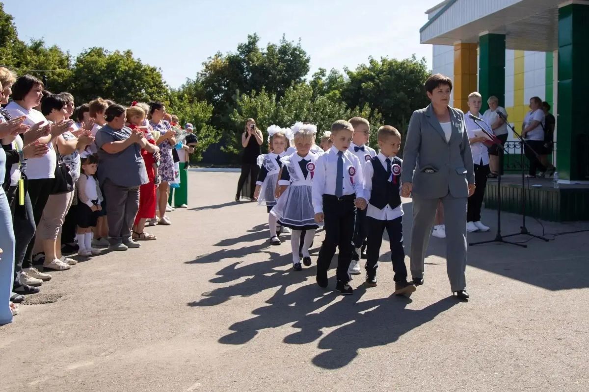 День знаний подходит к концу, но он надолго останется в памяти учеников, их родителей и учителей День знаний подходит к концу, но он надолго останется в памяти учеников, их родителей и учителей