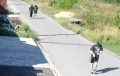 Трое в балаклавах средь бела дня напали на воронежца на улице