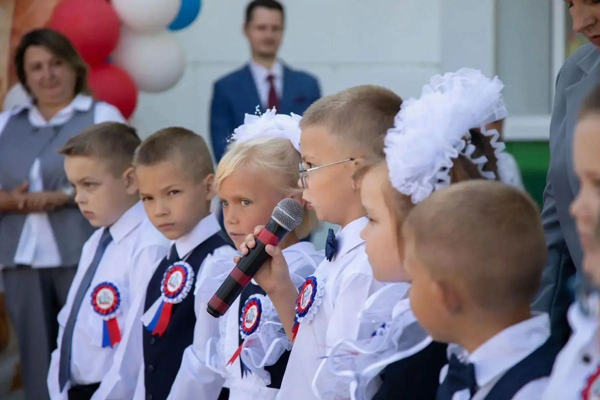 День знаний подходит к концу, но он надолго останется в памяти учеников, их родителей и учителей День знаний подходит к концу, но он надолго останется в памяти учеников, их родителей и учителей