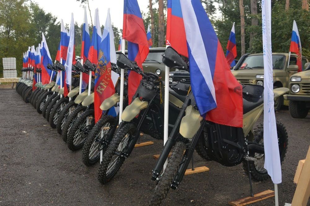 Более 50 единиц техники передали защитникам Отечества в Воронеже Более 50 единиц техники передали защитникам Отечества в Воронеже