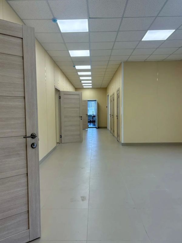 Так выглядит школа в Перлевке, которую отремонтировали в рекордно короткие сроки Так выглядит школа в Перлевке, которую отремонтировали в рекордно короткие сроки