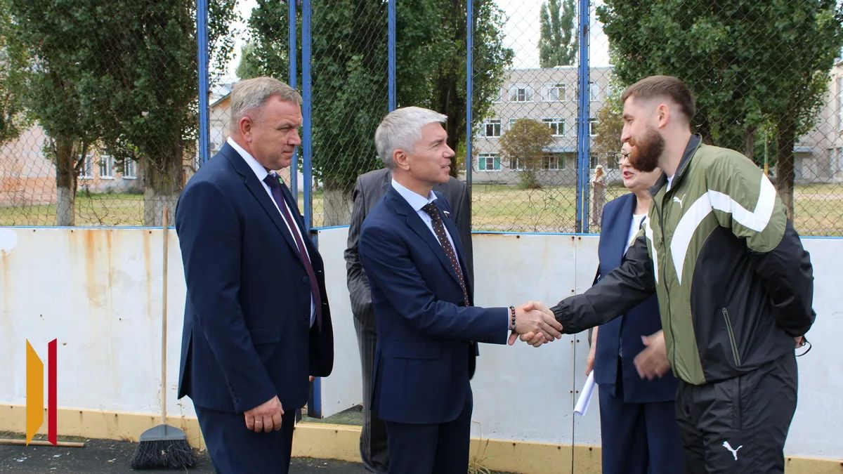 Поворинский район с рабочим визитом посетил депутат Госдумы РФ Евгений Ревенко Поворинский район с рабочим визитом посетил депутат Госдумы РФ Евгений Ревенко