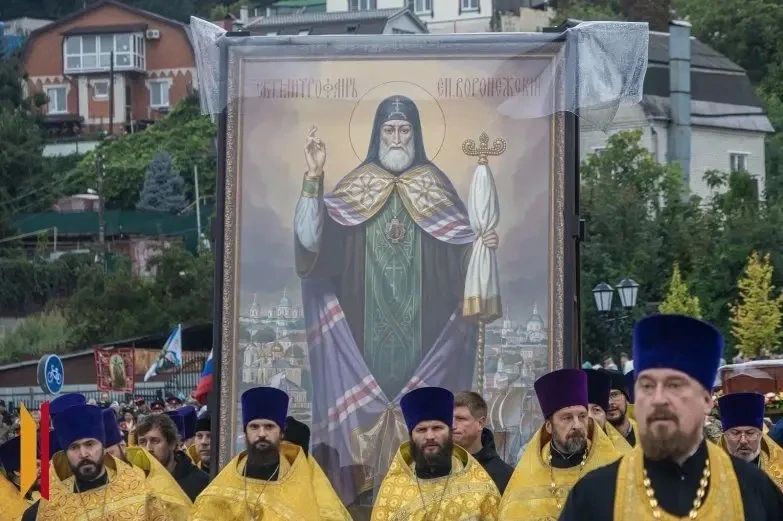 Тысячи воронежцев прошли крестным ходом 13 сентября