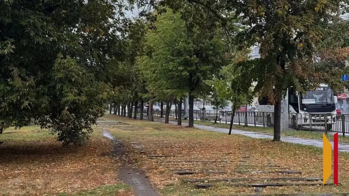 Воронеж постепенно набирает краски осени Воронеж постепенно набирает краски осени