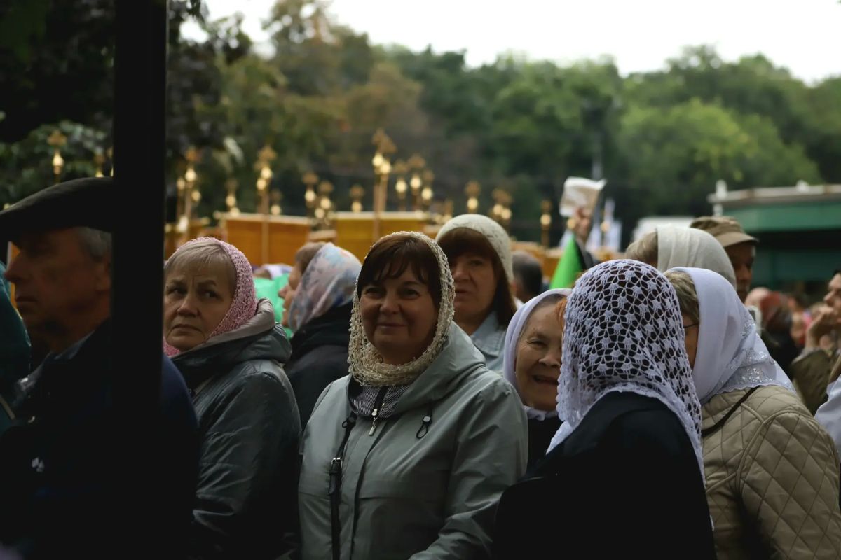 Тысячи воронежцев прошли крестным ходом 13 сентября Тысячи воронежцев прошли крестным ходом 13 сентября