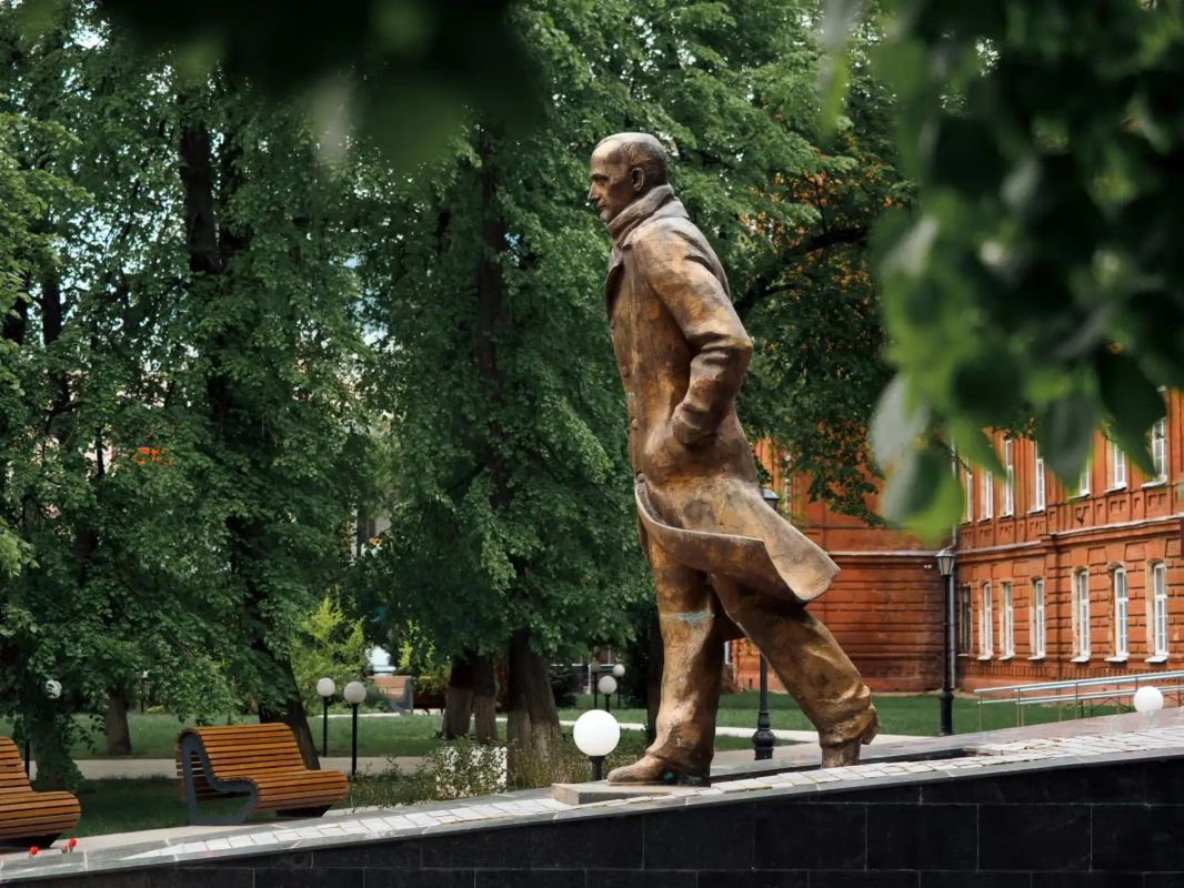 К 440-летию нашего города спустя полвека выйдет продолжение легендарного фотоиздания «Воронеж» 1976 года К 440-летию нашего города спустя полвека выйдет продолжение легендарного фотоиздания «Воронеж» 1976 года