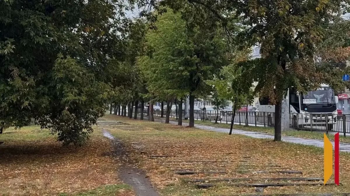 Воронеж постепенно набирает краски осени Воронеж постепенно набирает краски осени