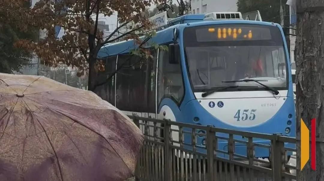 Воронеж постепенно набирает краски осени Воронеж постепенно набирает краски осени