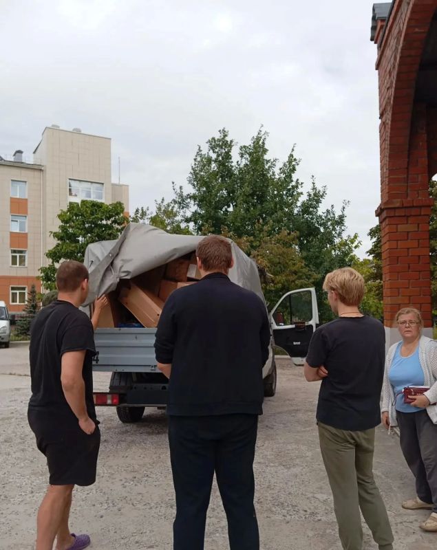 Из Воронежа с любовью: жители Ленинского района отправили очередную партию помощи на фронт Из Воронежа с любовью: жители Ленинского района отправили очередную партию помощи на фронт