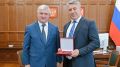 Губернатор вручил медаль «За труды во благо земли Воронежской» ректору медуниверситета имени Бурденко