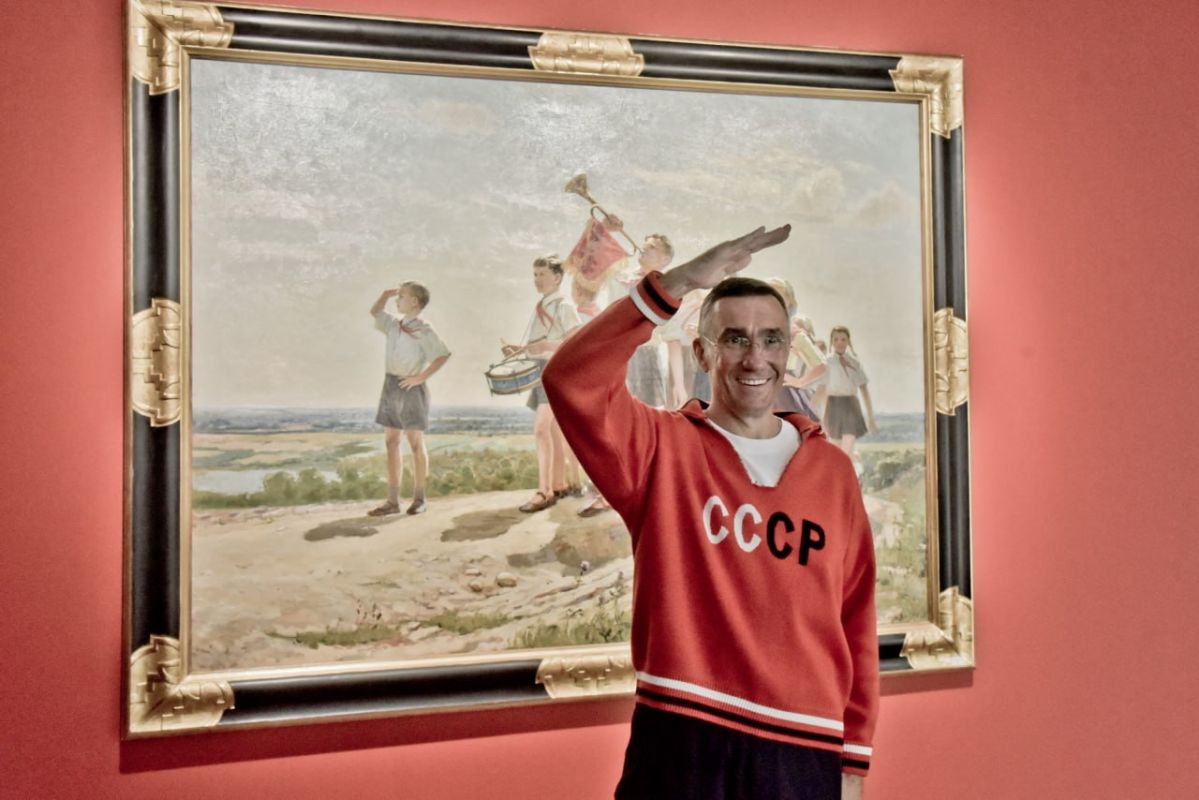 «Назад в СССР»: В Воронеже открылась выставка картин эпохи соцреализма «Назад в СССР»: В Воронеже открылась выставка картин эпохи соцреализма