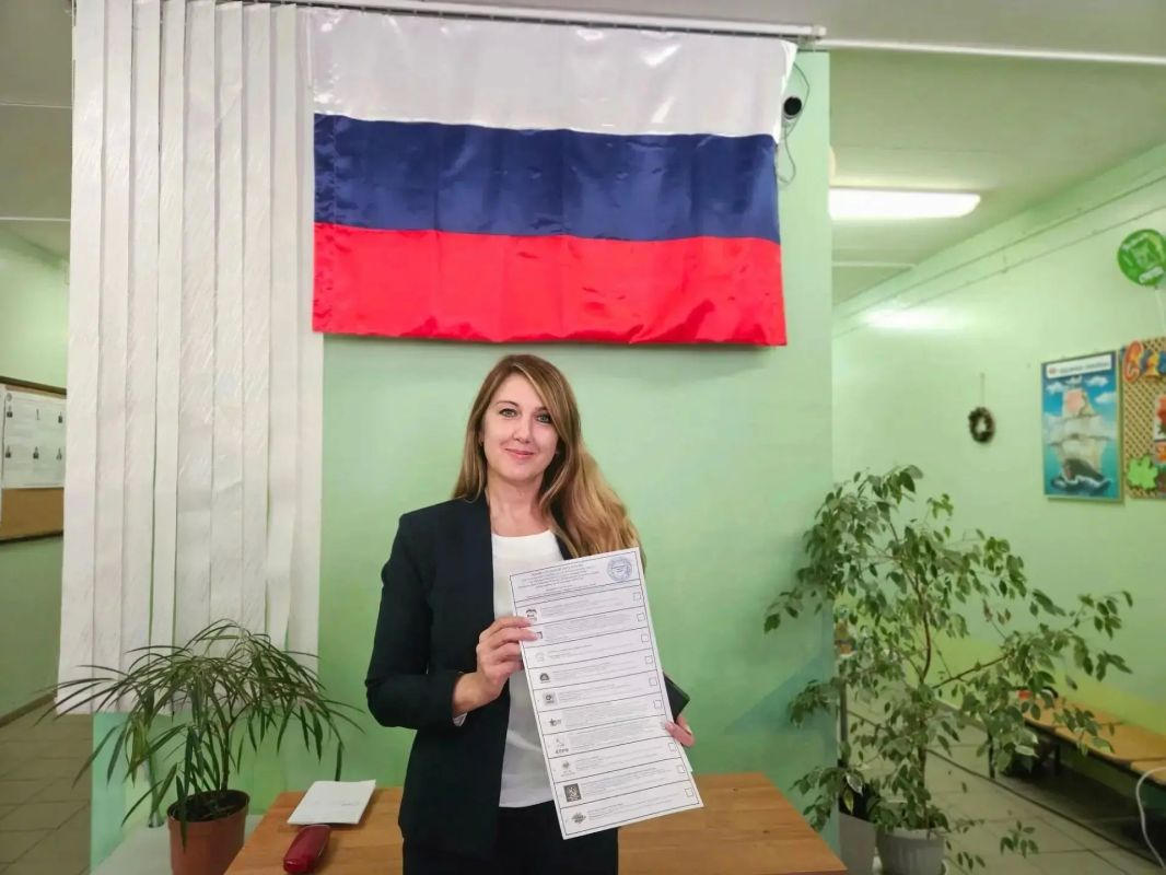 Председатель и депутаты Воронежской областной Думы проголосовали на выборах депутатов Госдумы Председатель и депутаты Воронежской областной Думы проголосовали на выборах депутатов Госдумы