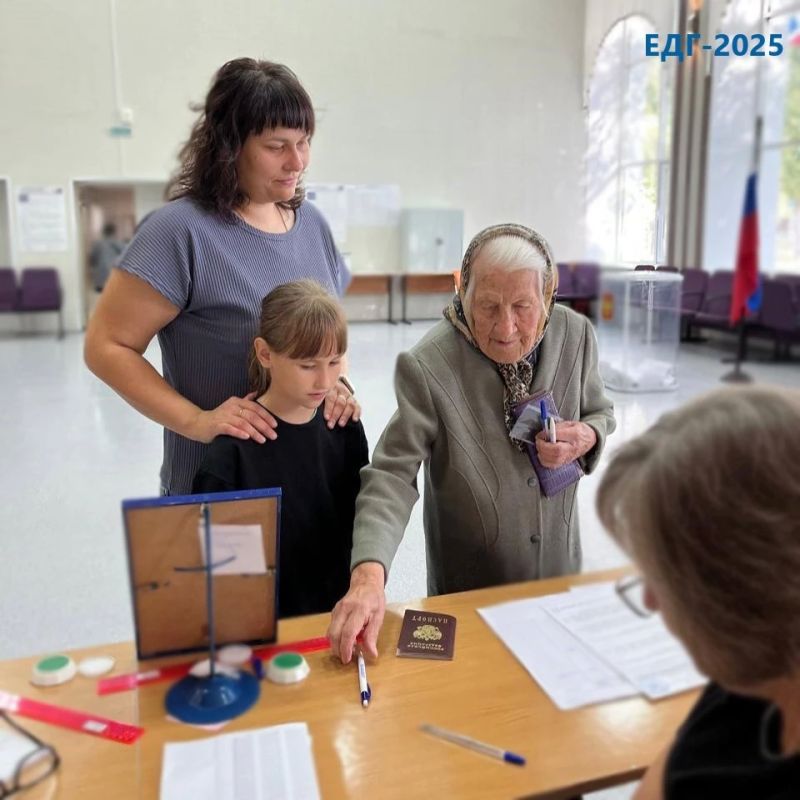 101 год, а гражданская позиция — крепче некуда! 101 год, а гражданская позиция — крепче некуда!