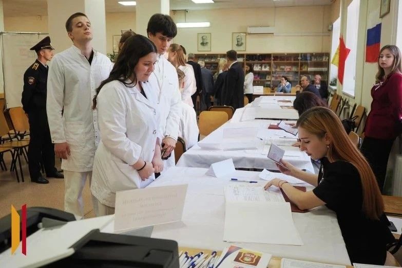 Иван Мошуров поддержал идею акции Воронежского медуниверситета «Голосуй вместе с ректором» Иван Мошуров поддержал идею акции Воронежского медуниверситета «Голосуй вместе с ректором»