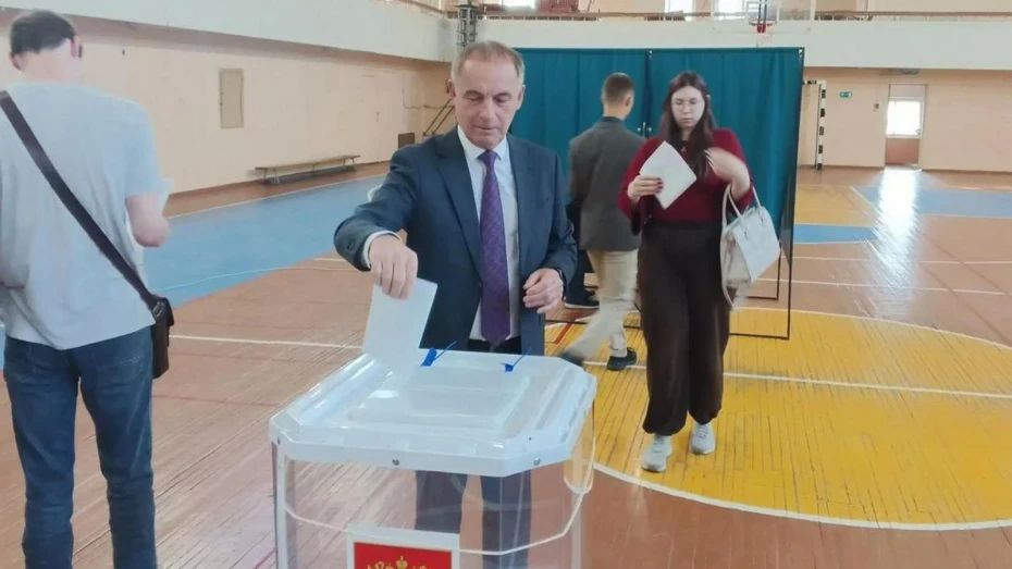 Заместитель губернатора Воронежской области Игорь Лотков принял участие в выборах депутатов Госдумы