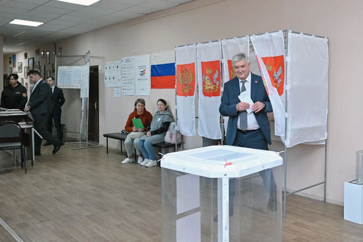 Александр Гусев одним из первых проголосовал на выборах депутатов Госдумы