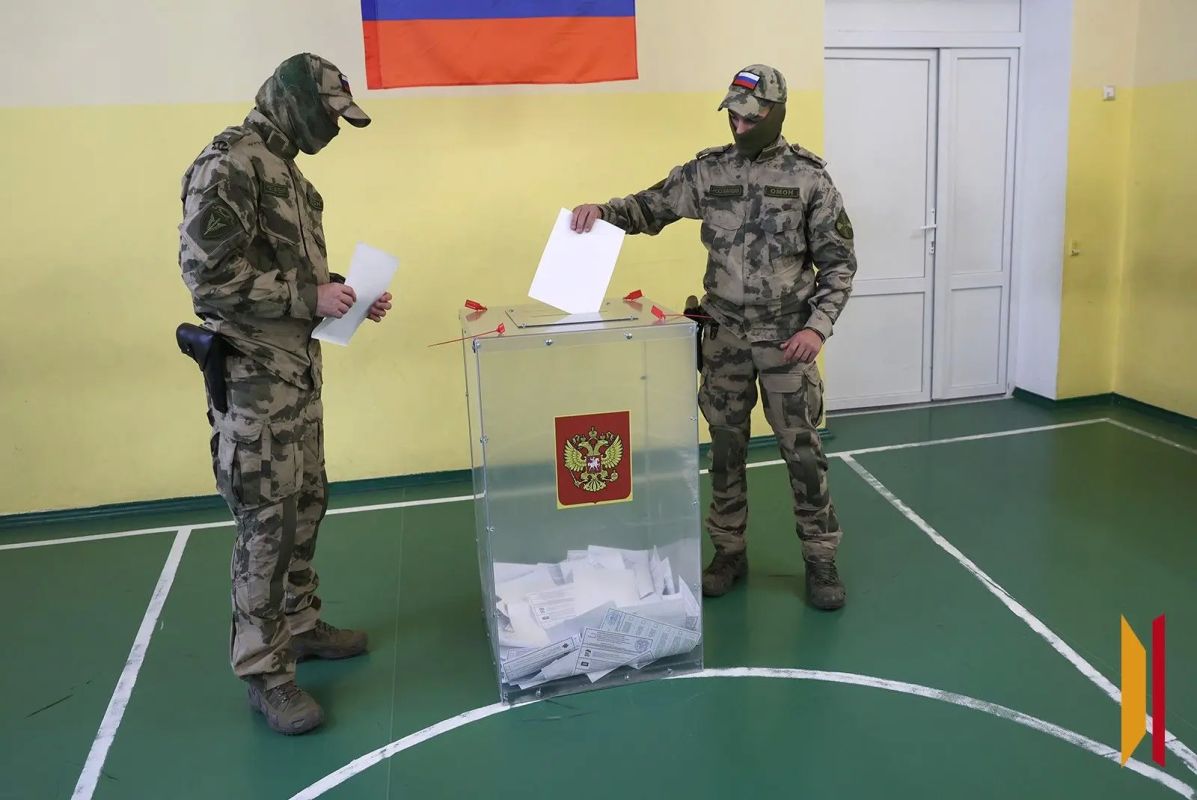 Служебный долг и гражданский выбор: воронежские росгвардейцы приняли участие в голосовании Служебный долг и гражданский выбор: воронежские росгвардейцы приняли участие в голосовании