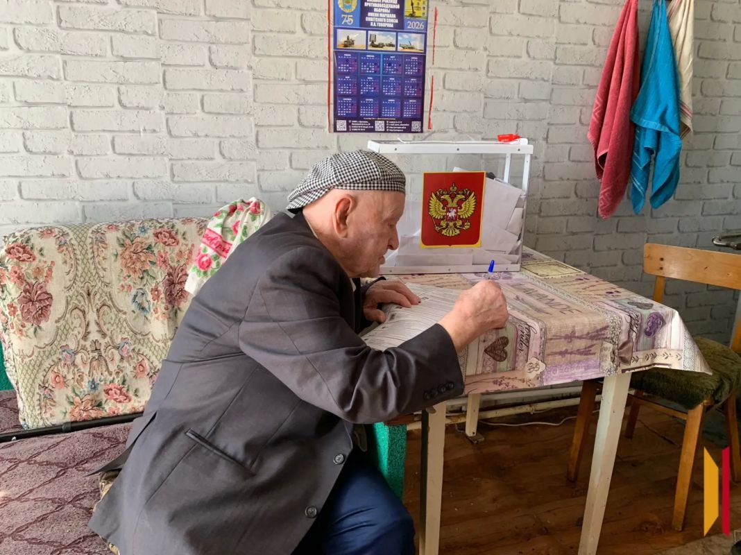 Голосование на дому: члены избирательных комиссий Воронежской области помогают маломобильным гражданам реализовать свое право Голосование на дому: члены избирательных комиссий Воронежской области помогают маломобильным гражданам реализовать свое право