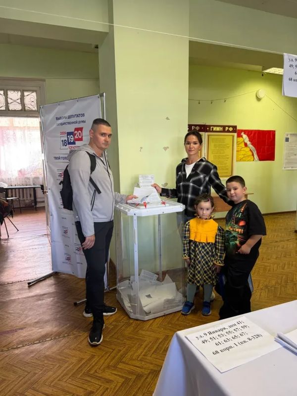 Члены Молодежного парламента приняли участие в выборах Члены Молодежного парламента приняли участие в выборах