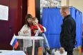 В Воронежской области избиратели приходят на участки семьями