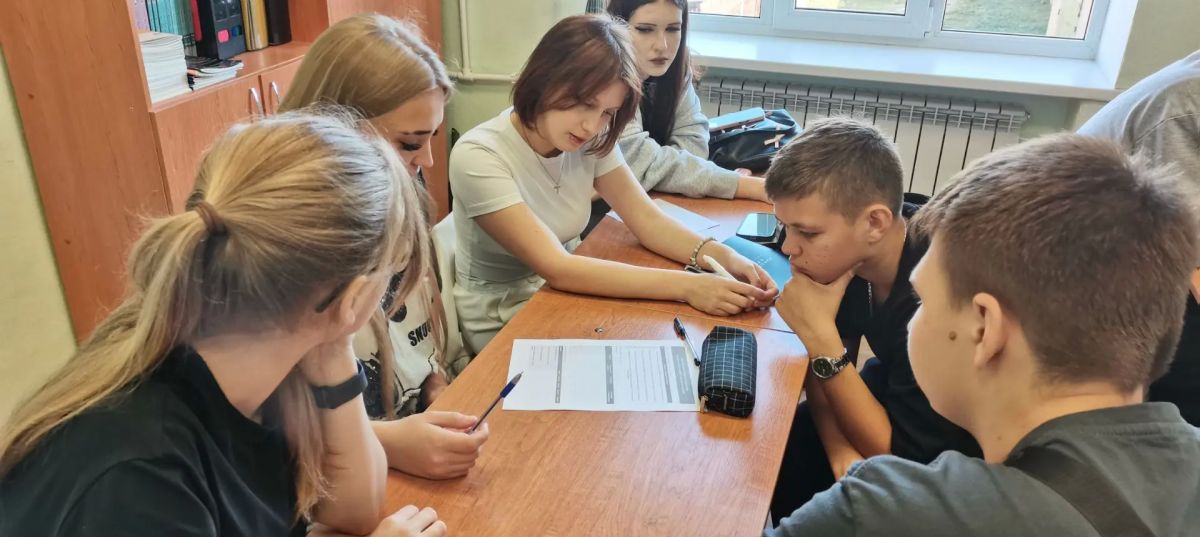 В колледжах и техникумах региона начали понедельник с бесед о подвигах и технологиях В колледжах и техникумах региона начали понедельник с бесед о подвигах и технологиях