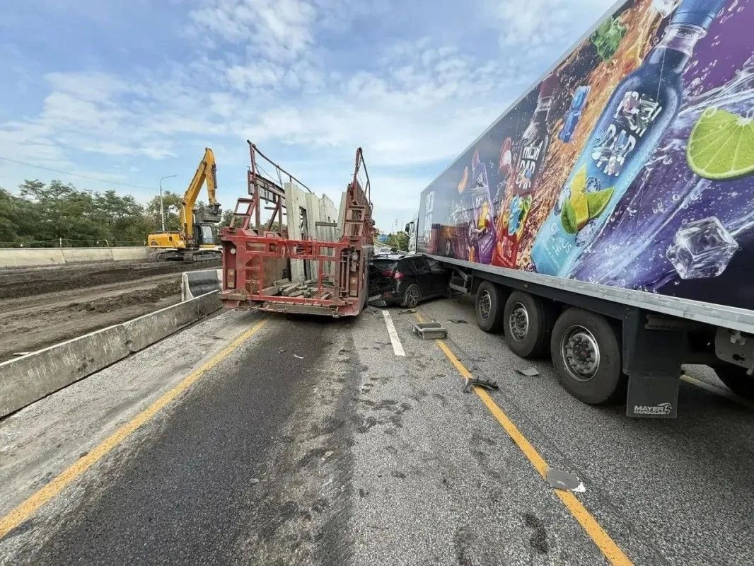 Цепная авария с двумя фурами произошла на М-4 под Воронежем