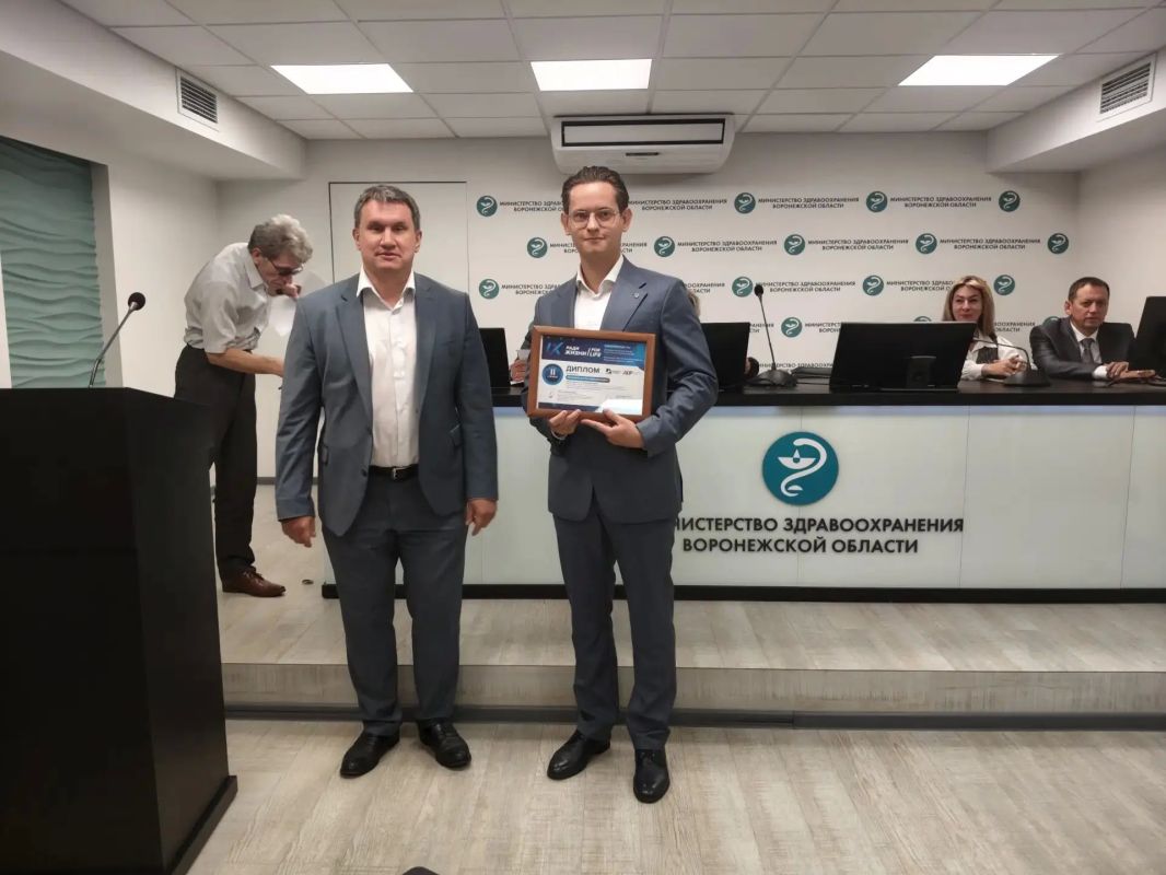 Специалистов ВОНКОЦ, отмеченных на федеральном уровне, поздравили в министерстве здравоохранения Воронежской области Специалистов ВОНКОЦ, отмеченных на федеральном уровне, поздравили в министерстве здравоохранения Воронежской области