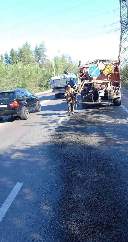 Пока погода позволяет! В Советском районе продолжается ремонт дорог Пока погода позволяет! В Советском районе продолжается ремонт дорог