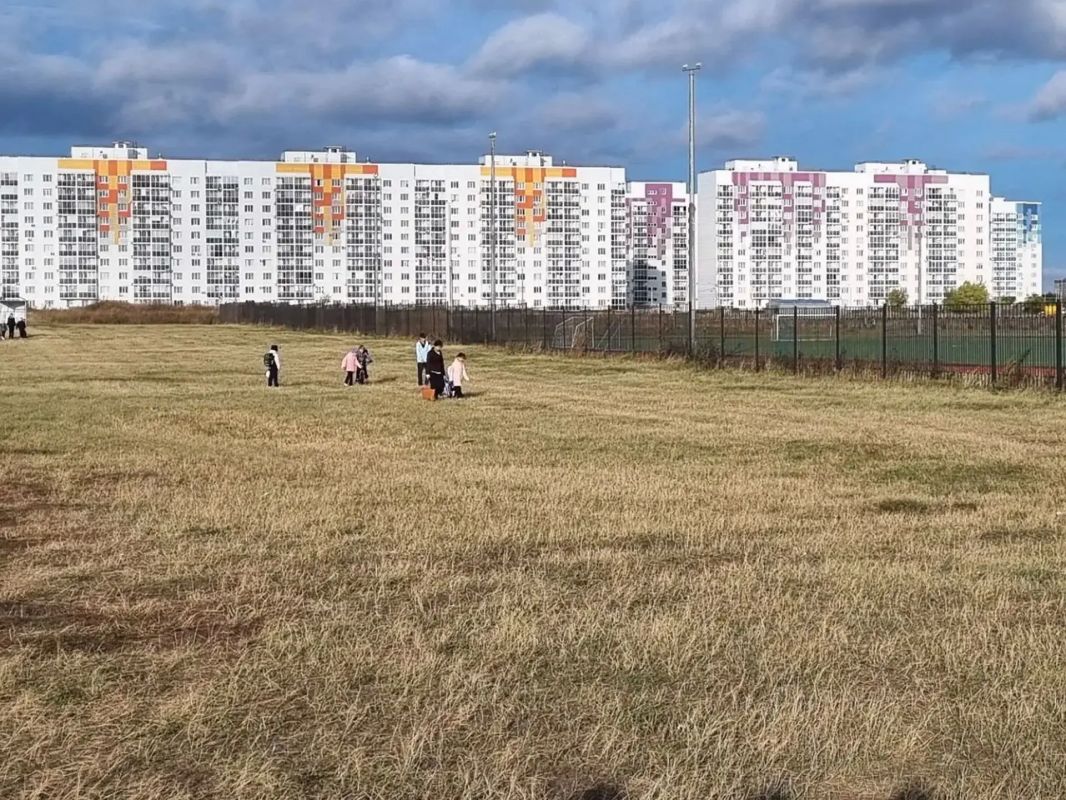 Сегодня члены комиссии по образованию и науке выехали в поселок Отрадное Новоусманского района по обращению местных жителей Сегодня члены комиссии по образованию и науке выехали в поселок Отрадное Новоусманского района по обращению местных жителей