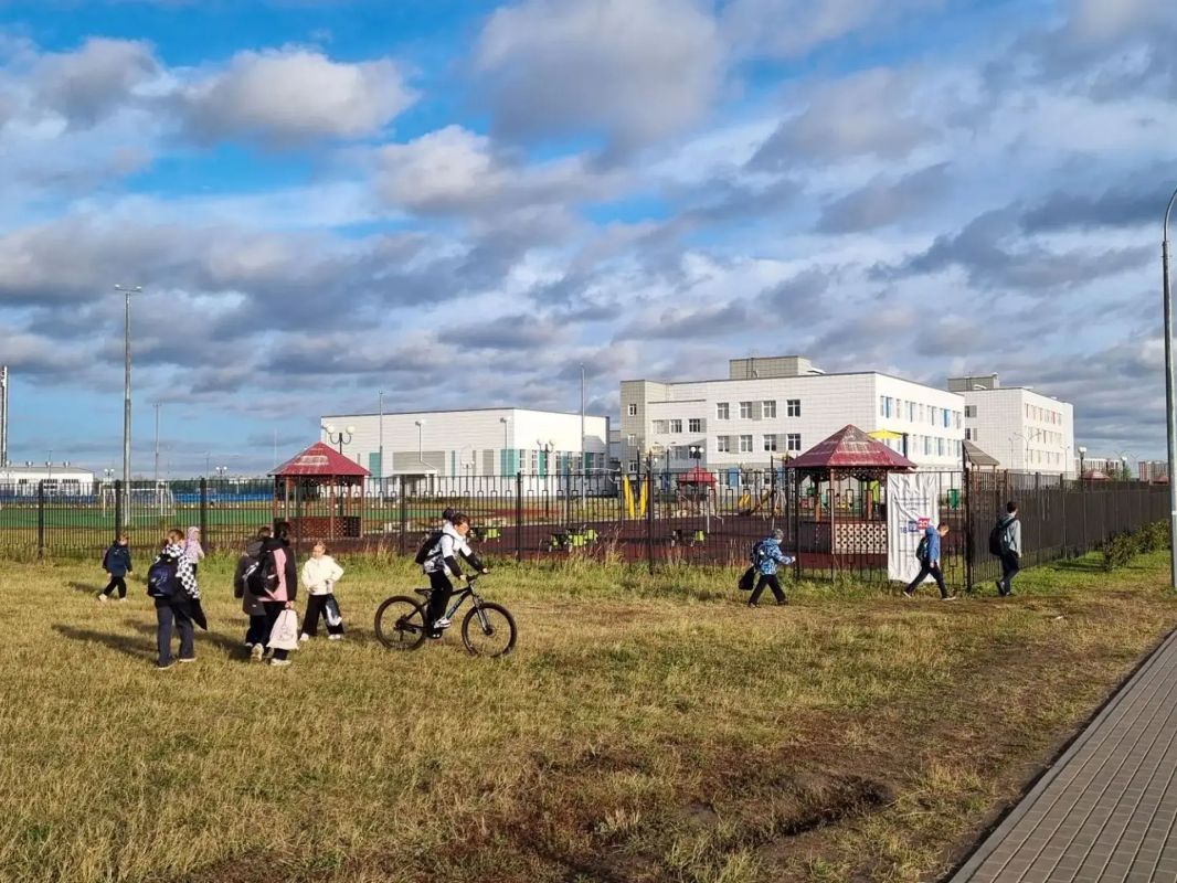 Сегодня члены комиссии по образованию и науке выехали в поселок Отрадное Новоусманского района по обращению местных жителей Сегодня члены комиссии по образованию и науке выехали в поселок Отрадное Новоусманского района по обращению местных жителей