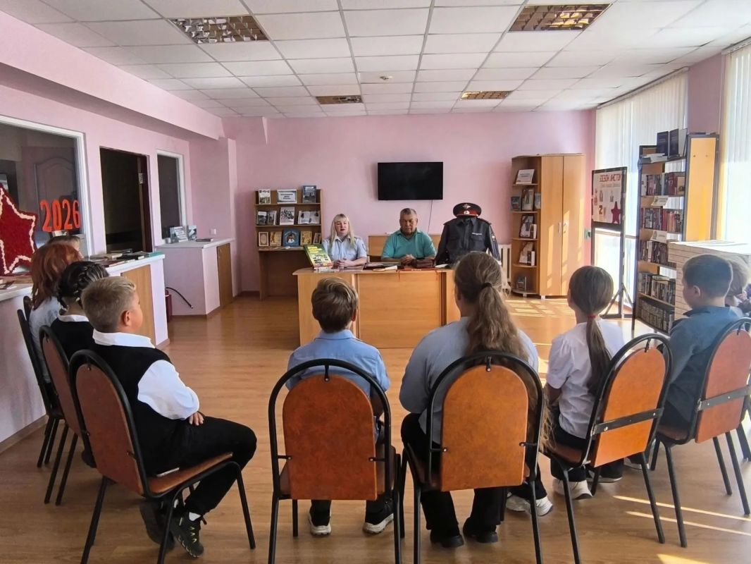 В Павловском район полицейские и общественники провели познавательный урок безопасности для школьников