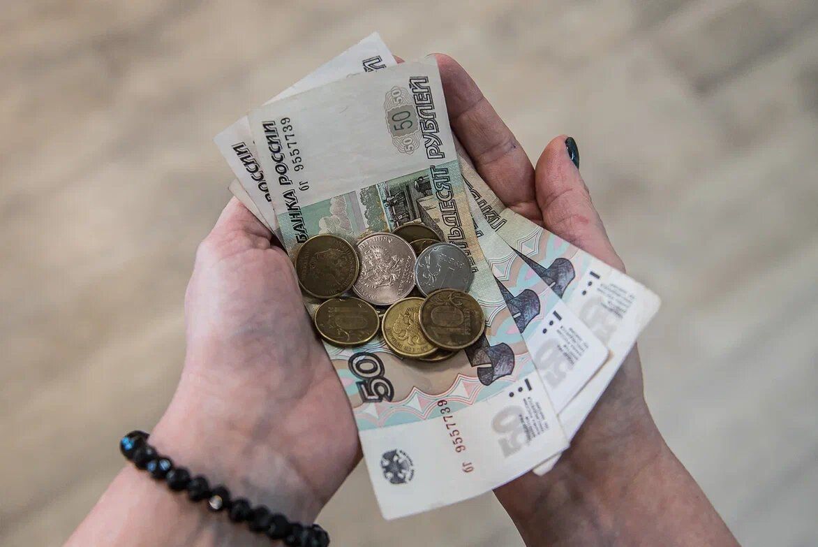 Кому полагаются доплаты ко Дню пожилого человека 1 октября и сколько их получат?