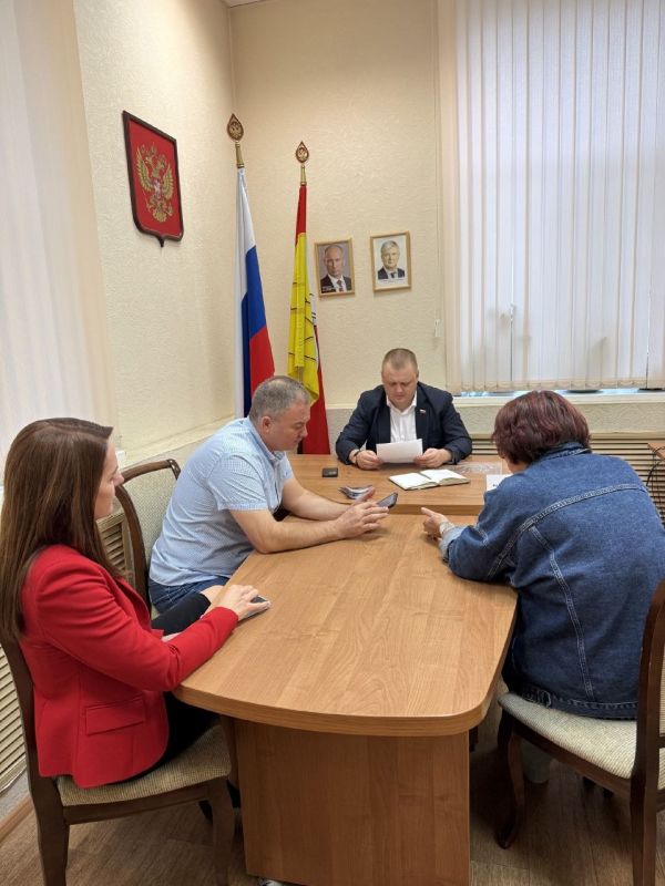 Депутат Воронежской городской Думы Валерий Данилов провел прием граждан в управе Ленинского района Депутат Воронежской городской Думы Валерий Данилов провел прием граждан в управе Ленинского района