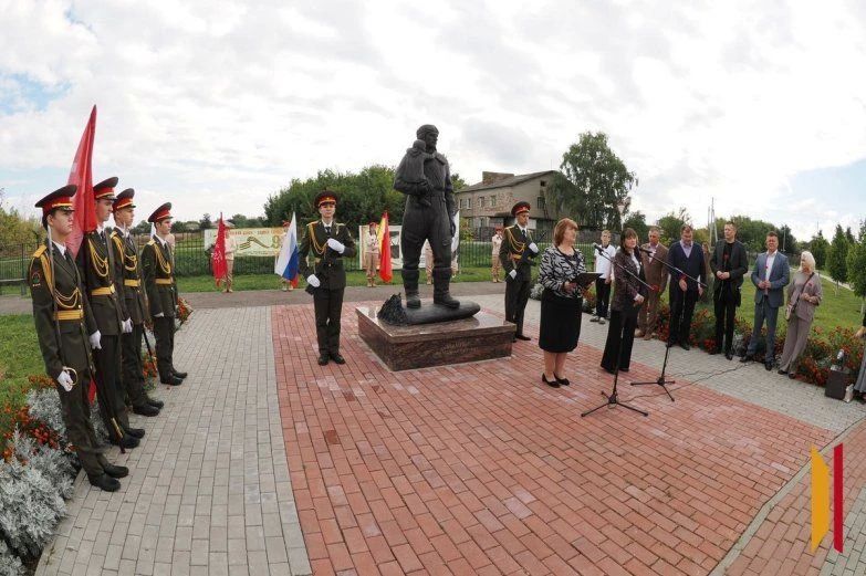 25 сентября в Культурно-досуговом центре села Репьевка прошла презентация книги белорусского писателя Владимира Степановича Липского «Подснежники в небе», посвящённой подвигу уроженца Репьевского района лётчика Александра... 25 сентября в Культурно-досуговом центре села Репьевка прошла презентация книги белорусского писателя Владимира Степановича Липского «Подснежники в небе», посвящённой подвигу уроженца Репьевского района лётчика Александра...