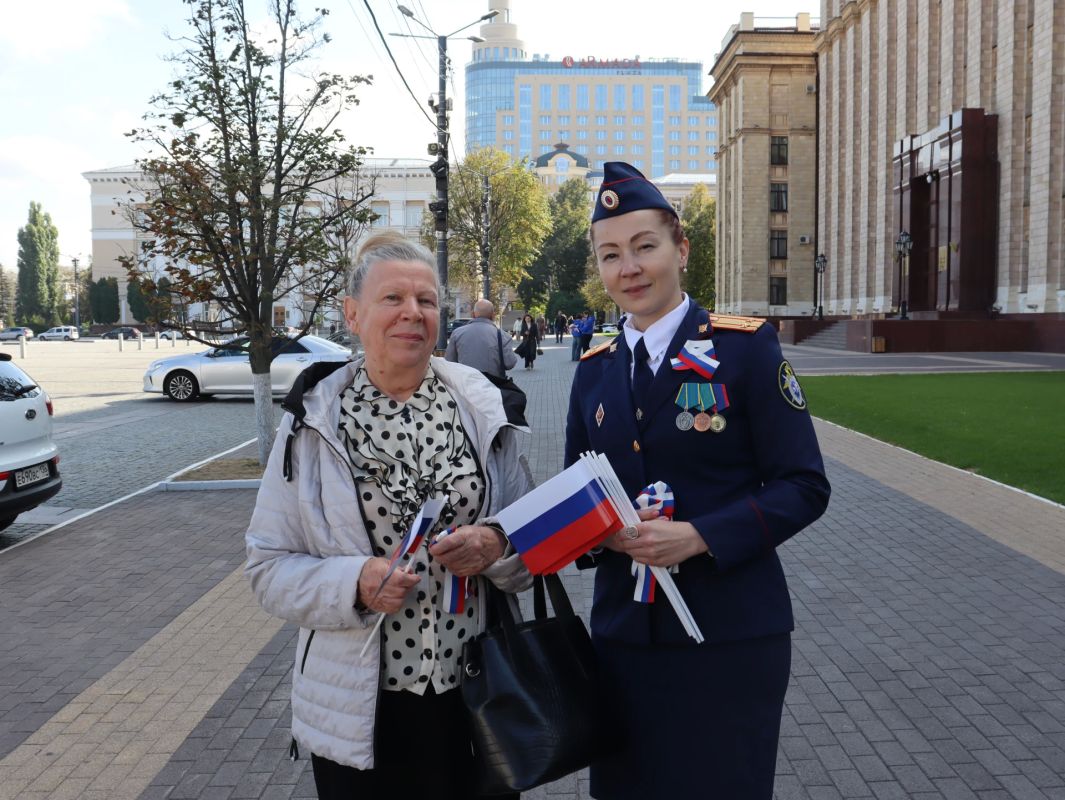 В Воронеже сотрудники регионального следственного управления приняли участие в мероприятии, посвященном Дню воссоединения новых регионов с Российской Федерацией В Воронеже сотрудники регионального следственного управления приняли участие в мероприятии, посвященном Дню воссоединения новых регионов с Российской Федерацией