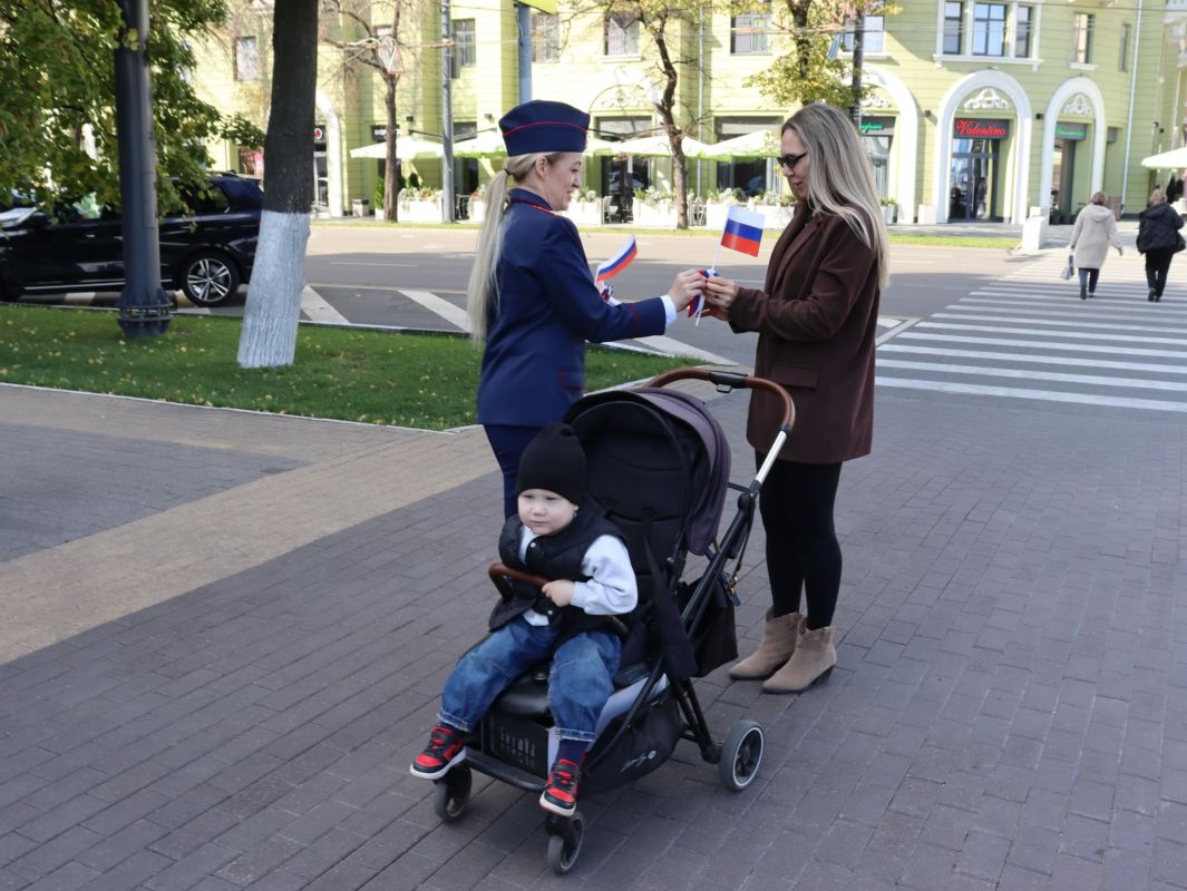 В Воронеже сотрудники регионального следственного управления приняли участие в мероприятии, посвященном Дню воссоединения новых регионов с Российской Федерацией В Воронеже сотрудники регионального следственного управления приняли участие в мероприятии, посвященном Дню воссоединения новых регионов с Российской Федерацией