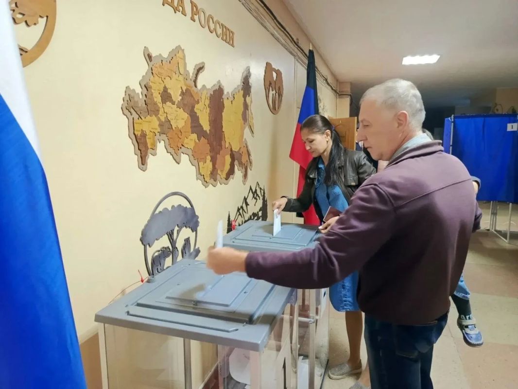 С Днём воссоединения ДНР, ЛНР, Запорожской и Херсонской областей с Россией! С Днём воссоединения ДНР, ЛНР, Запорожской и Херсонской областей с Россией!