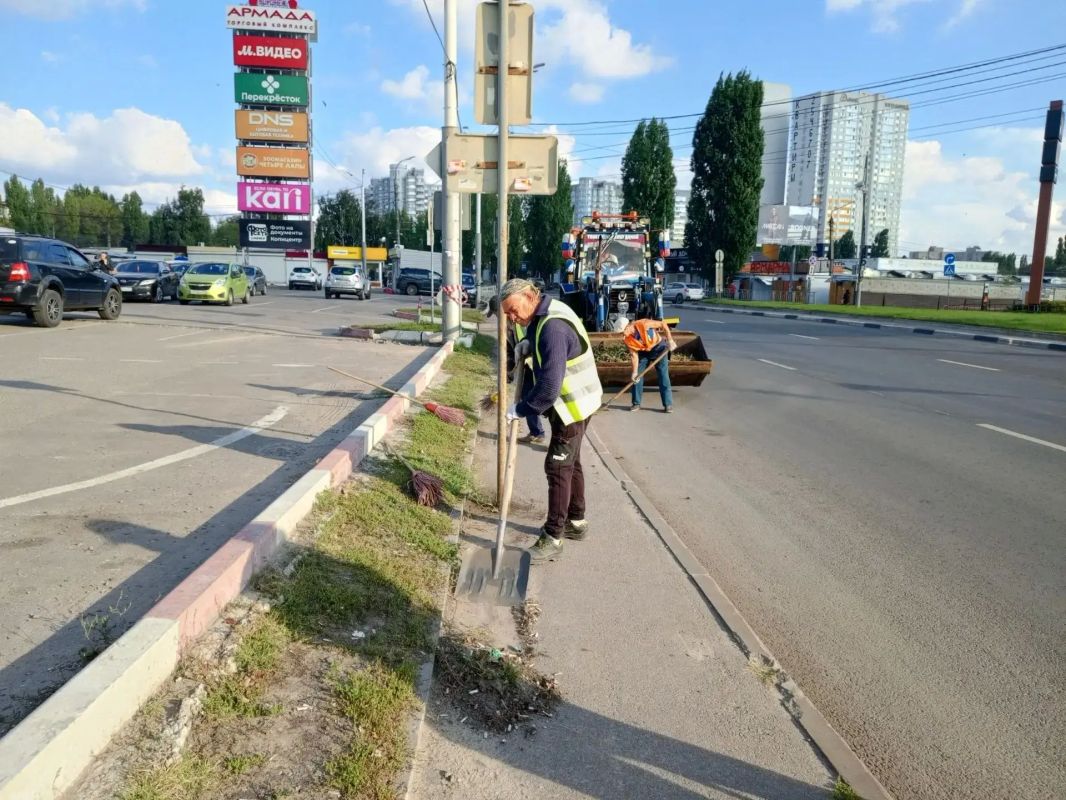 Чистый район начинается с малого: осенняя уборка в самом разгаре! Чистый район начинается с малого: осенняя уборка в самом разгаре!