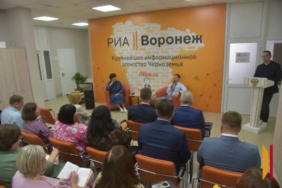Вице-спикер Госдумы Алексей Гордеев встретился с коллективом холдинга РИА «Воронеж» Вице-спикер Госдумы Алексей Гордеев встретился с коллективом холдинга РИА «Воронеж»