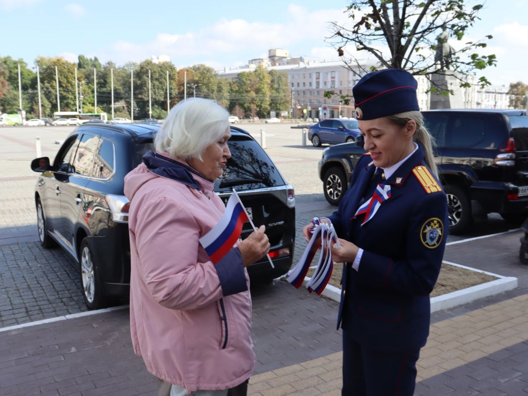 В Воронеже сотрудники регионального следственного управления приняли участие в мероприятии, посвященном Дню воссоединения новых регионов с Российской Федерацией В Воронеже сотрудники регионального следственного управления приняли участие в мероприятии, посвященном Дню воссоединения новых регионов с Российской Федерацией