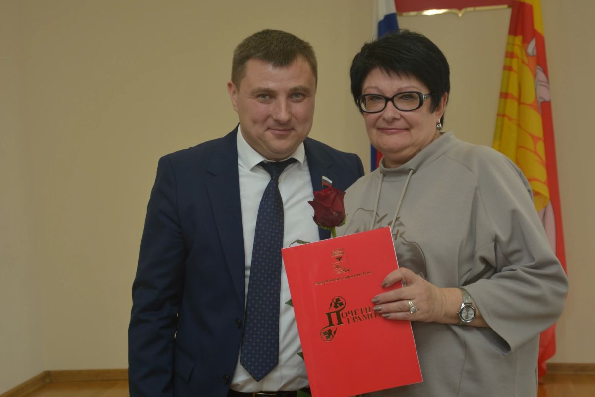 Профессия как подвиг. В преддверии Дня учителя в Воронежской городской Думе прошло торжественное мероприятие для воронежских педагогов Профессия как подвиг. В преддверии Дня учителя в Воронежской городской Думе прошло торжественное мероприятие для воронежских педагогов