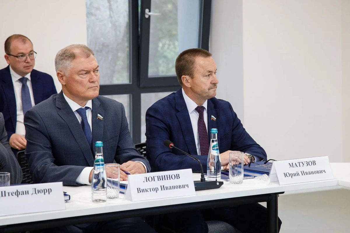 Юрий Матузов отметил заслуги работников Хреновского конного завода в связи с 250-летием организации Юрий Матузов отметил заслуги работников Хреновского конного завода в связи с 250-летием организации