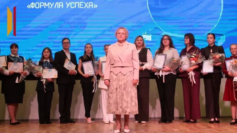 Воронежским педагогам вручили памятный знак «Седьмое чувство»