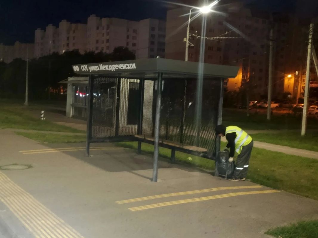 Комбинаты благоустройства продолжают приводить в порядок территории во всех районах города Комбинаты благоустройства продолжают приводить в порядок территории во всех районах города