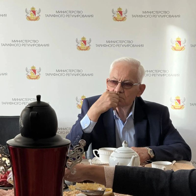 Перенимая опыт старших: традиционное осеннее чаепитие прошло в Министерстве Перенимая опыт старших: традиционное осеннее чаепитие прошло в Министерстве