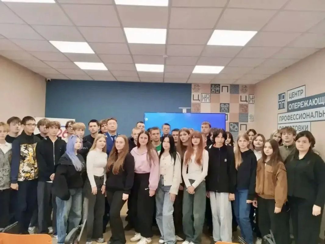 Прокуратура области продолжает цикл лекций, посвященных теме «Измена Родине – тягчайшее преступление» Прокуратура области продолжает цикл лекций, посвященных теме «Измена Родине – тягчайшее преступление»