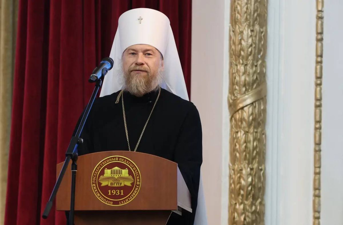 Сергей Петрин: В День учителя вручил ректору нашего педуниверситета Сергею Ивановичу Филоненко памятный знак «Воронеж — город воинской славы» Сергей Петрин: В День учителя вручил ректору нашего педуниверситета Сергею Ивановичу Филоненко памятный знак «Воронеж — город воинской славы»