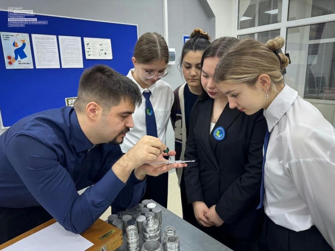 Для воронежских школьников откроются двери всех колледжей и техникумов региона Для воронежских школьников откроются двери всех колледжей и техникумов региона