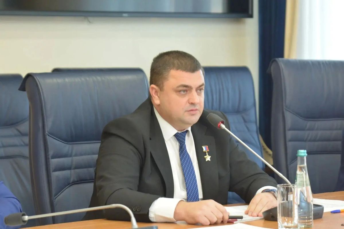 На заседании Совета Воронежской городской Думы, которое прошло под председательством Героя России, спикера городского парламента Андрея Дьяченко, депутаты назначили дату проведения одиннадцатого заседания Воронежской... На заседании Совета Воронежской городской Думы, которое прошло под председательством Героя России, спикера городского парламента Андрея Дьяченко, депутаты назначили дату проведения одиннадцатого заседания Воронежской...